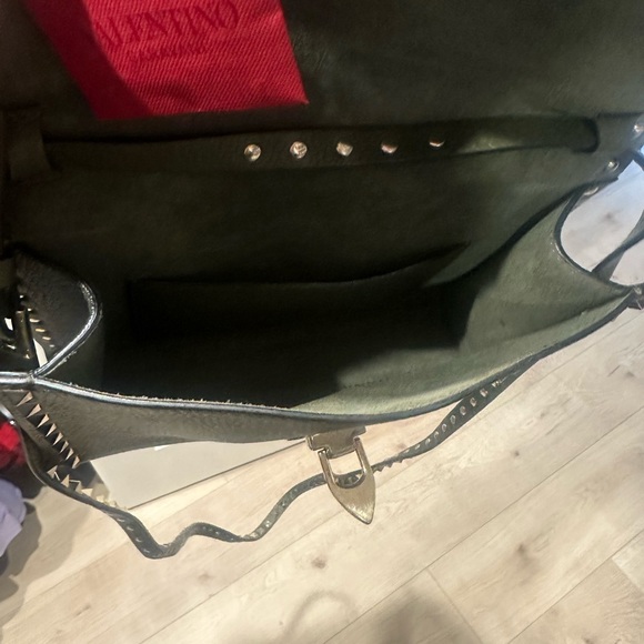 Valentino Rockstud Crossbody - Picture 4 of 8